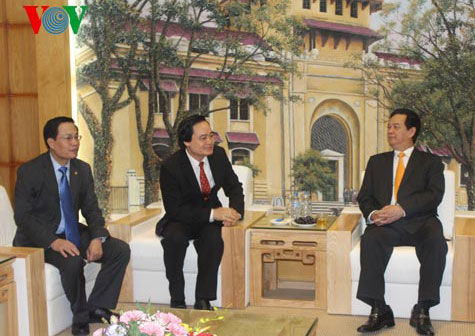 Премьер-министр Нгуен Тан Зунг посетил Ханойский государственный университет