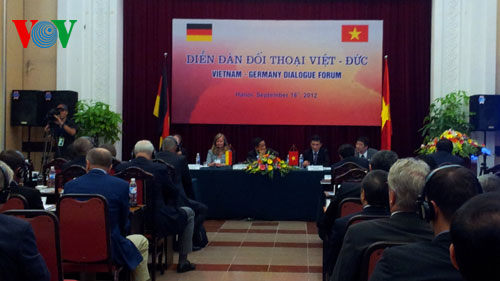 Подписано заявление о сотрудничестве между СРВ и ФРГ в сфере подготовки кадров