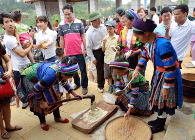 19 апреля - День культур народностей Вьетнам
