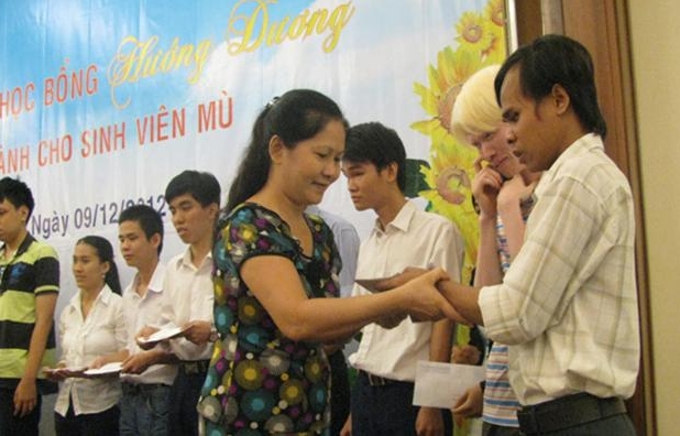 Библиотека «говорящих» и брайлевых книг для незрячих читателей