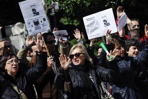 ЕС ослабил политику "затягивания поясов" в целях восстановления экономики