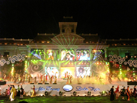 В провинции Кханьхоа открылся Фестиваль «Море 2013 – Нячанг: море зовет»