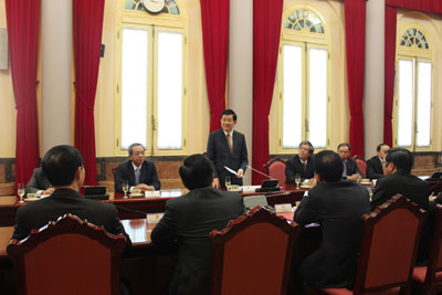 Президент СРВ вручил решения о назначении послов и генконсулов Вьетнама в зарубежных странах