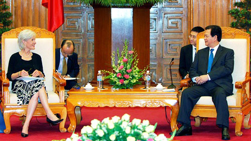 Нгуен Tан Зунг принял министра здравоохранения и социальных услуг США