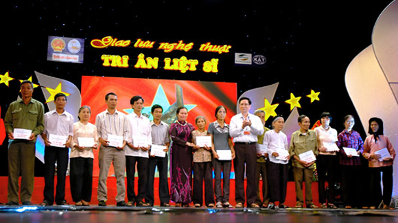 Во Вьетнаме проходят мероприятия, посвящённые Дню инвалидов войны и павших фронтовиков