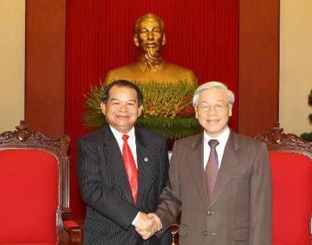 Генсек ЦК КПВ Нгуен Фу Чонг принял секретаря парткома города Вьентьяна