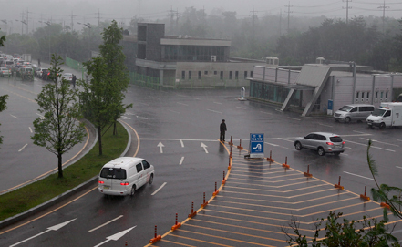 Две Кореи восстановили работу военной линии экстренной связи