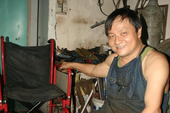 Жизненная энергия и добрая душа талантливого директора-изготовителя инвалидных колясок