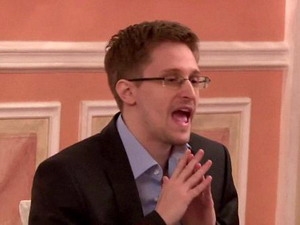 Эдвард Сноуден заявил, что не взял секретные документы в Россию