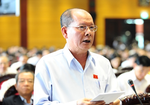 Парламент обсуждает исполнение проекта госбюджета в 2013 году