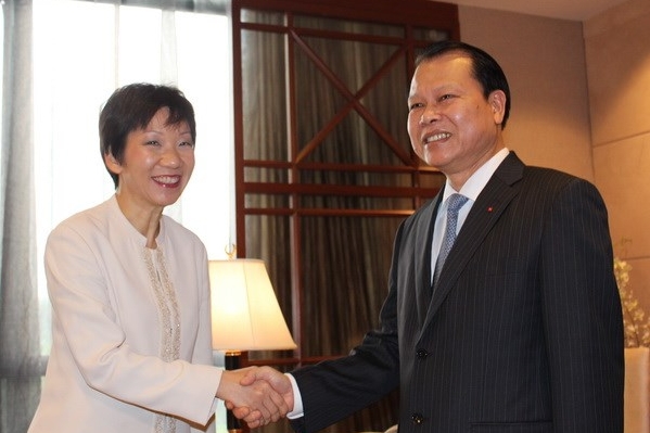 В Сингапуре с визитом находится вице-премьер СРВ Ву Ван Нинь