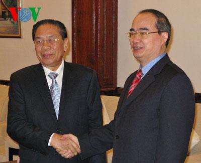 В Лаосе с визитом находилась делегация Отечественного фронта Вьетнама