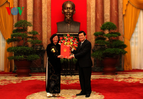 Вручено решение о присвоении 22 дипломатическим работникам ранга посла