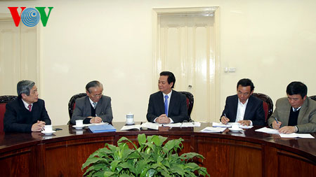 Премьер-министр СРВ провёл рабочую встречу с руководителями ИНАВ