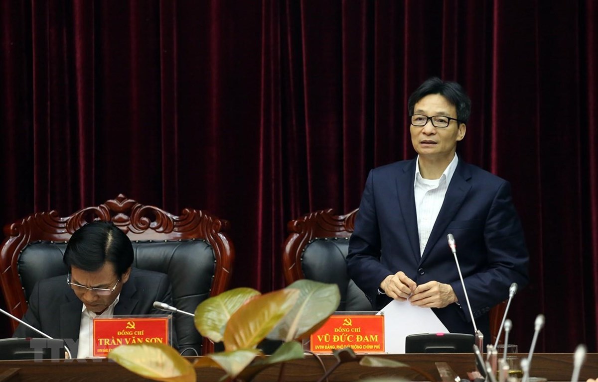 Вице-премьер Ву Дык Дам провел рабочую встречу с руководителями провинции Диенбиен