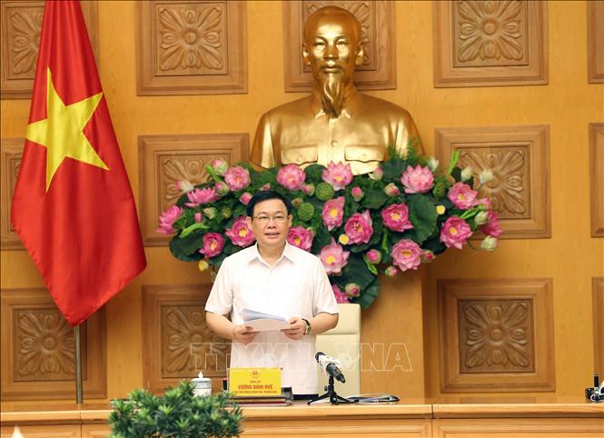 Акционирование госпредприятий должно осуществляться быстро и в правильном направлении