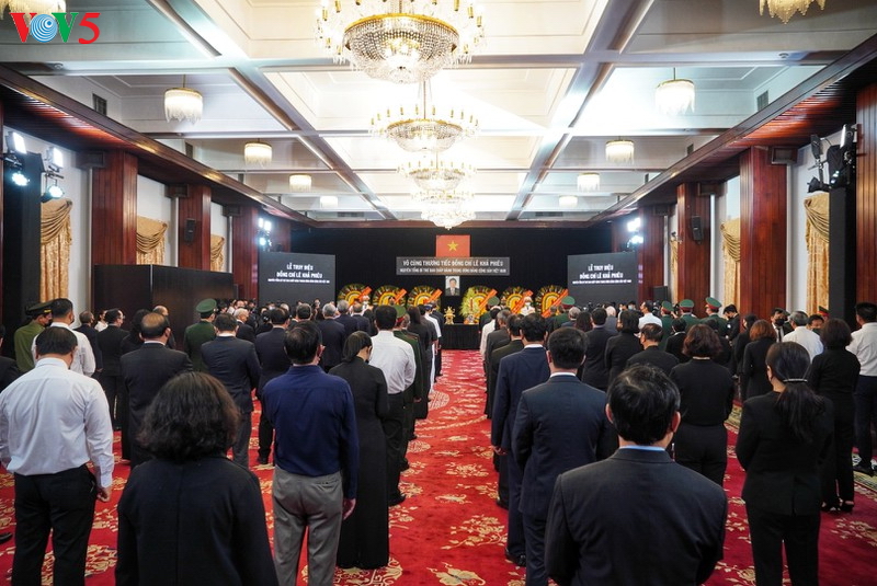 Панихида и похороны бывшего генерального секретаря ЦК КПВ Ле Кха Фьеу