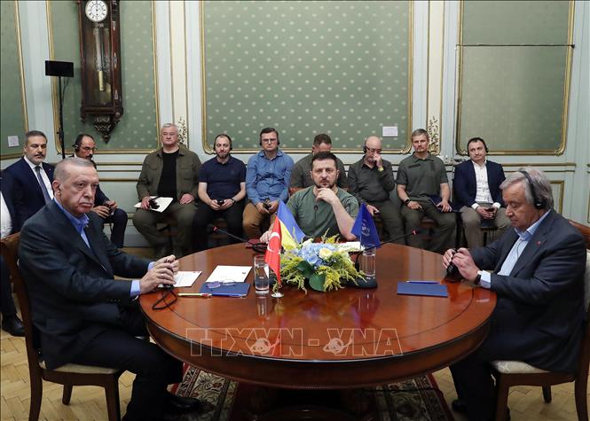 Генсек ООН встретился с лидерами Украины и Турции, чтобы обсудить пути прекращения конфликта