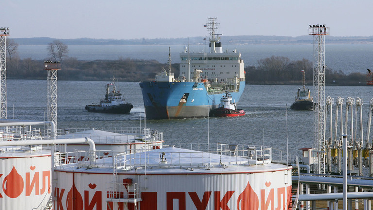 Евросоюз ввел восьмой пакет санкций против РФ