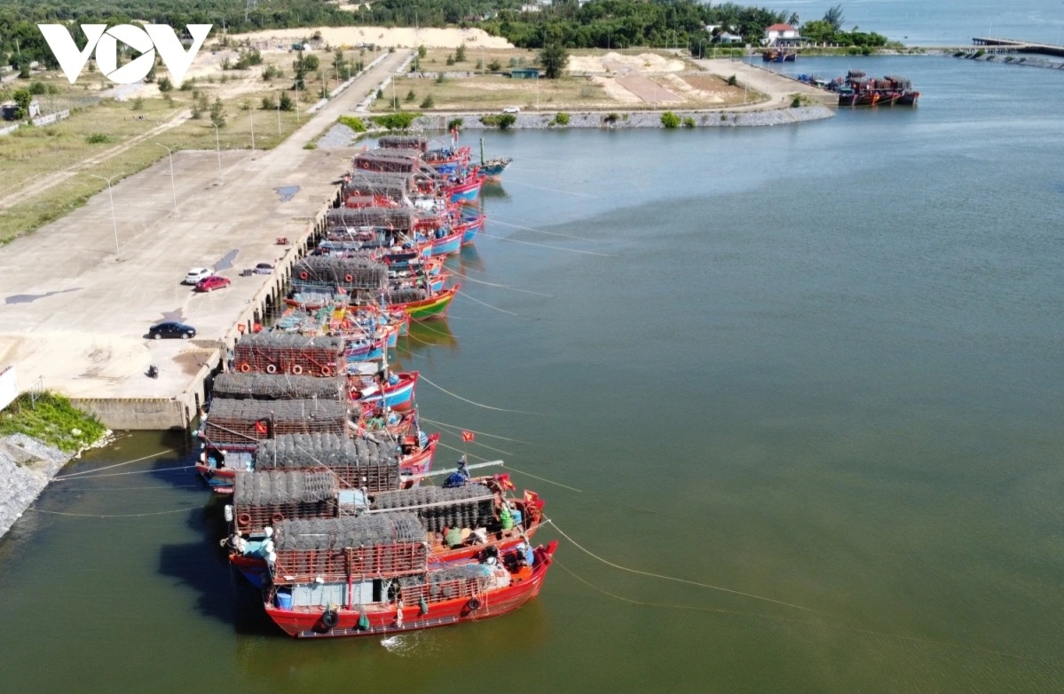 កសាងកម្មវិធីដើម្បីក្រើនរំលឹកអ្នកនេសាទឱ្យបំពេញបន្ថែមលិខិតរដ្ឋបាលសម្រាប់នាវានេសាទមុនពេលចេញទៅសមុទ្រ