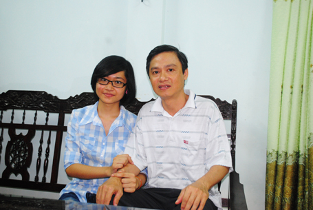 Thảo Nhi và ba - người đã hướng cho em phương pháp học bài từ khi còn nhỏ.