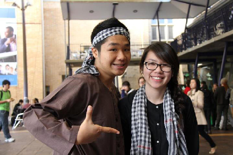 Tinh nghịch áo dài nhảy sạp.