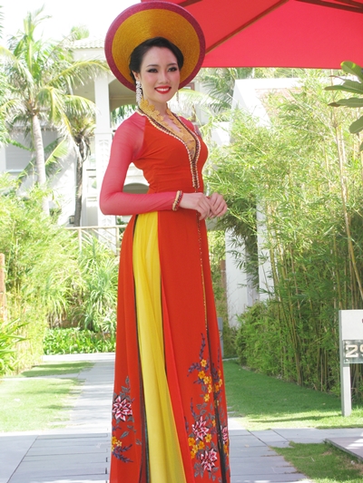 Diệp Hồng Đào - SBD 055, cao 1,70m, số đo 3 vòng 81-62-90