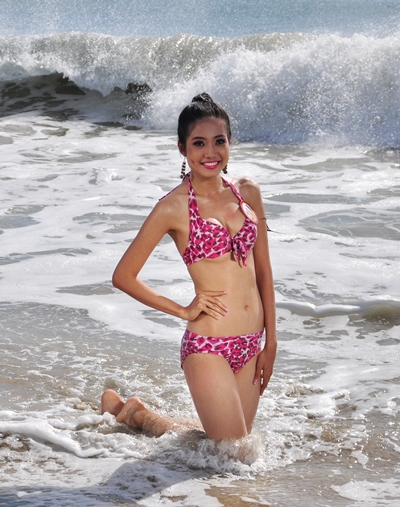 Ninh Hoàng Ngân - SBD 211 - chiều cao 1,74m, số đo 3 vòng 84-62-94