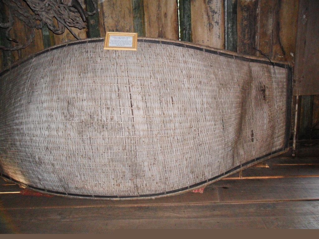 Lọng che nắng mưa của thợ săn voi.