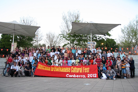 Xin chào, chúng tôi là sinh viên Việt Nam tại thủ đô nước Úc!!!