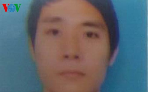 bat nhan vien san bay noi bai trom do trong hanh ly hinh 0