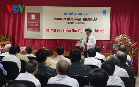 nguoi bien tap ke chuyen hinh 2