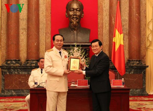 chu tich nuoc gap mat tuong linh cong an qua cac thoi ky hinh 0