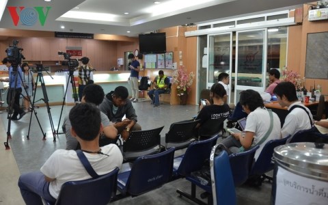 mot nguoi viet bi thuong trong vu no bom tai bangkok hinh 0