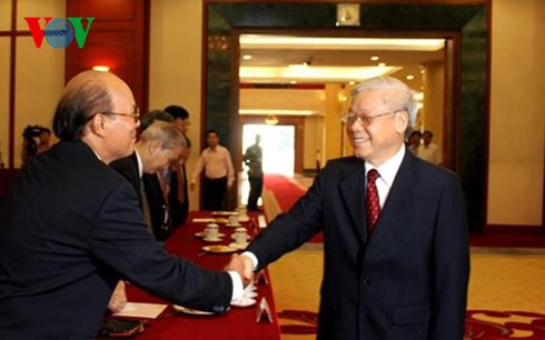 tong bi thu nguyen phu trong tiep cac the he can bo ngoai giao hinh 3