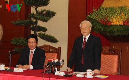 tong bi thu nguyen phu trong tiep cac the he can bo ngoai giao hinh 0