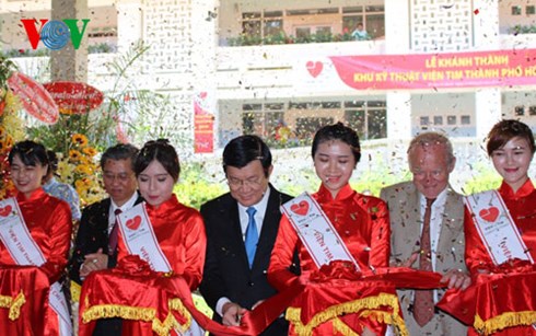 chu tich nuoc du le khanh thanh khu ky thuat vien tim tp.hcm hinh 0