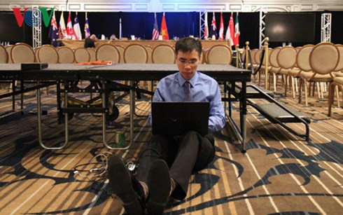 bay, chay, nhin doi, nhin ngu... de dua tin hoan tat tpp lich su hinh 1