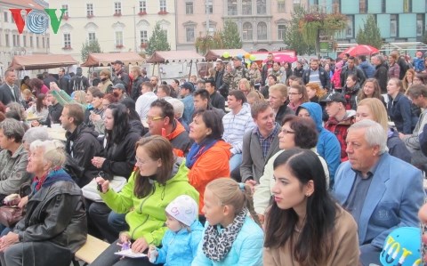 khai mac ngay van hoa viet nam tai sec hinh 3