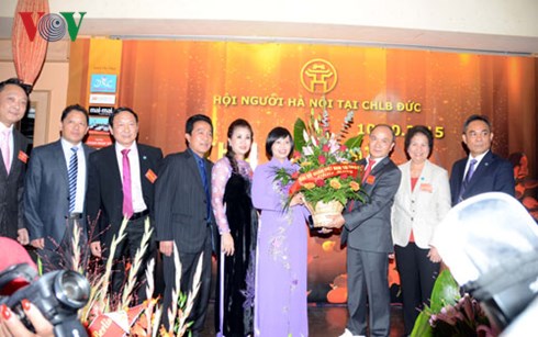 hội người hà nội tại đức kỷ niệm ngày giải phóng thủ đô hình 3 hoi nguoi ha noi tai duc ky niem ngay giai phong thu do hinh 3