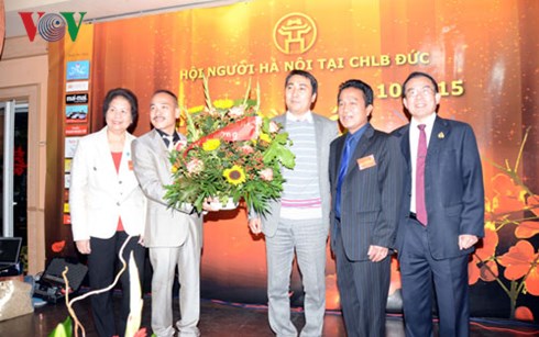 hội người hà nội tại đức kỷ niệm ngày giải phóng thủ đô hình 2 hoi nguoi ha noi tai duc ky niem ngay giai phong thu do hinh 2