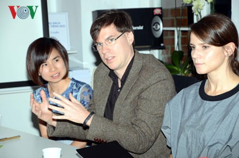 toa dam ve suc khoe tam ly nguoi viet o duc hinh 2