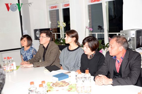 toa dam ve suc khoe tam ly nguoi viet o duc hinh 3