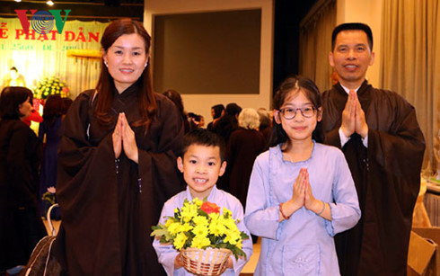 long trong dai le phat dan 2016 tai cong hoa sec hinh 3