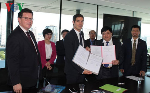 vov ky thoa thuan hop tac voi dai phat thanh quoc gia phap hinh 0