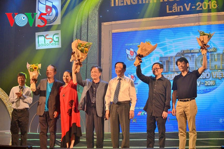 babak semi final festival nasional ke-5 nyanyian para wartawan vietna -tahun 2016 di kawasan vietnam utara hinh 0