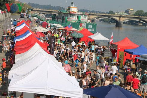 viet nam tham gia le hoi am thuc chau a tai praha hinh 3