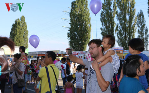 nguoi viet tai sec tim ve gia tri coi nguon dip tet trung thu hinh 1