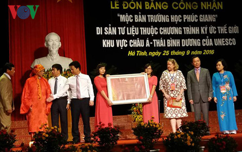 ha tinh don bang di san tu lieu "moc ban truong hoc phuc giang" hinh 1