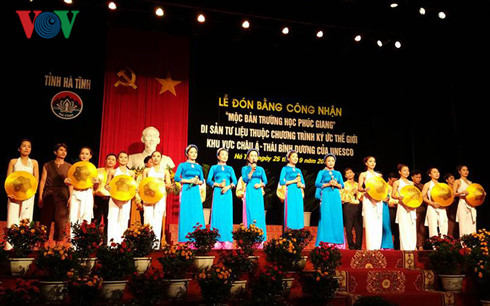 ha tinh don bang di san tu lieu "moc ban truong hoc phuc giang" hinh 0